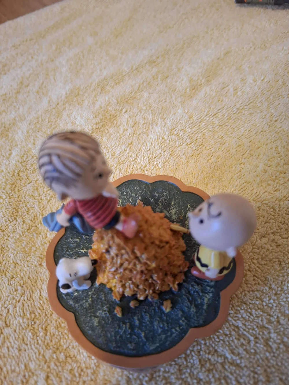 Peanuts Halloween Figurine Set - Orange & Green Holiday Decor by Peanuts
